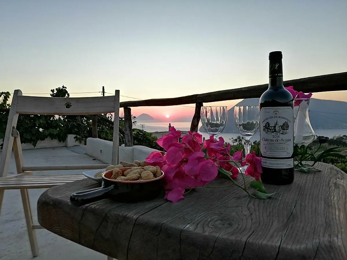 Casa vacanze Villa a Loggia Città di Lipari Italia